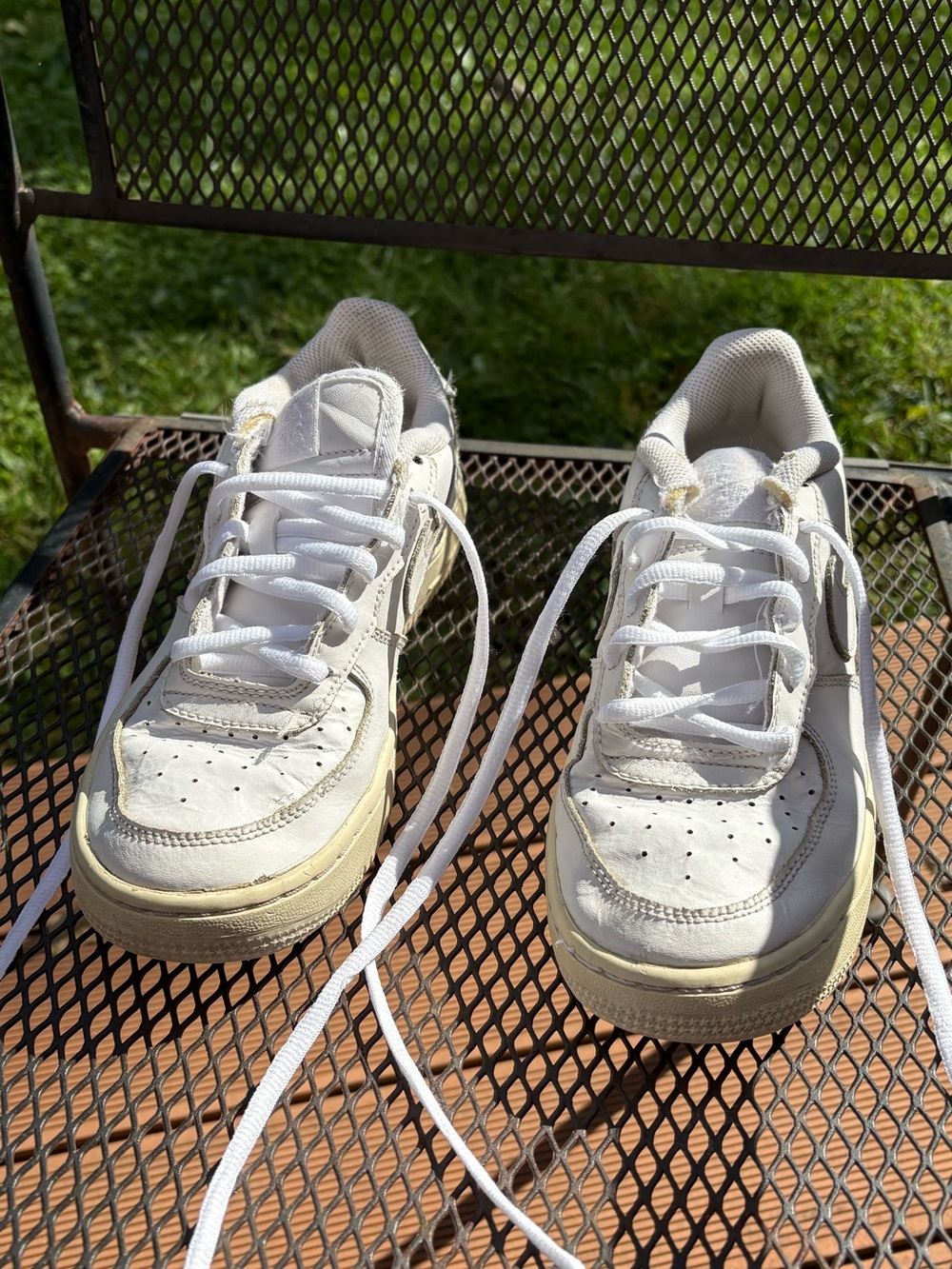 Nike air force Kids White Low-Top Leather Sneakers